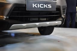 2019 Nissan Kicks image gallery